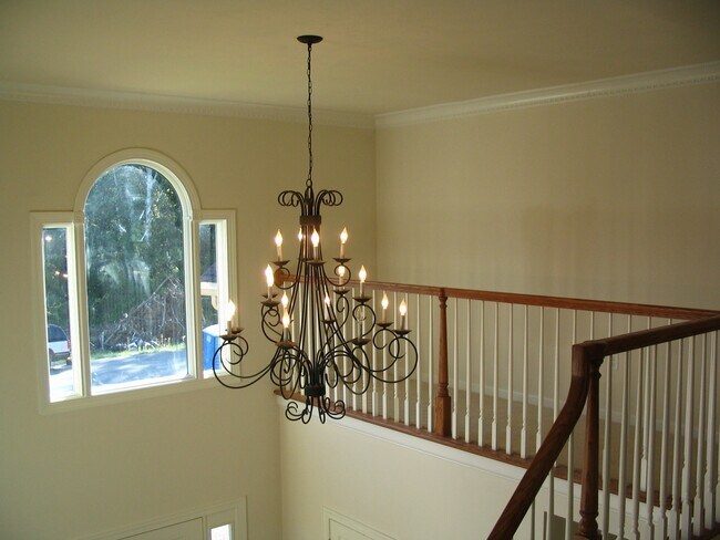 Building Photo - 10824 Anderson Dr
