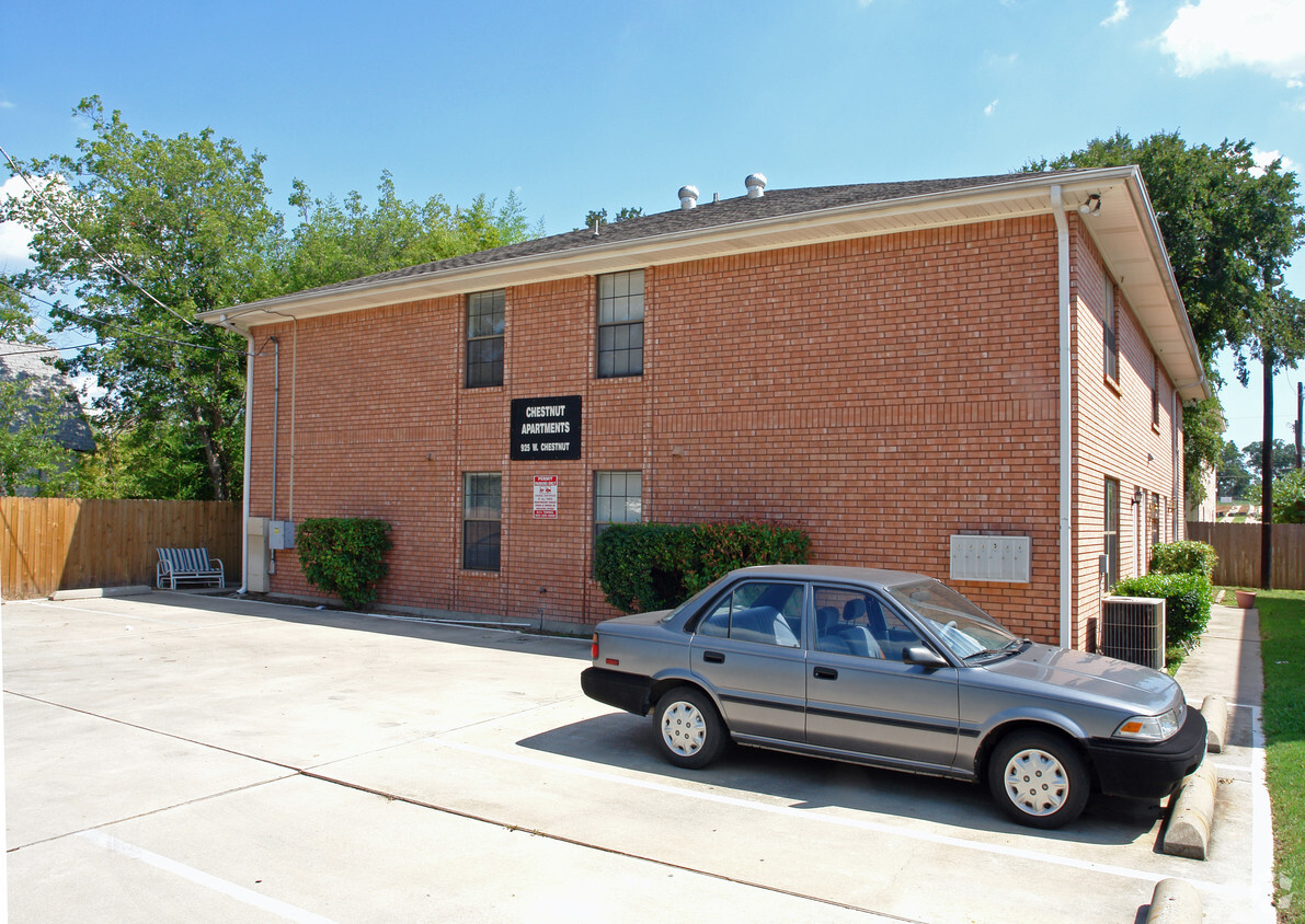 Building Photo - Chestnut Apartments