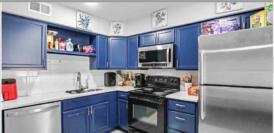 Building Photo - 717 Apache Dr