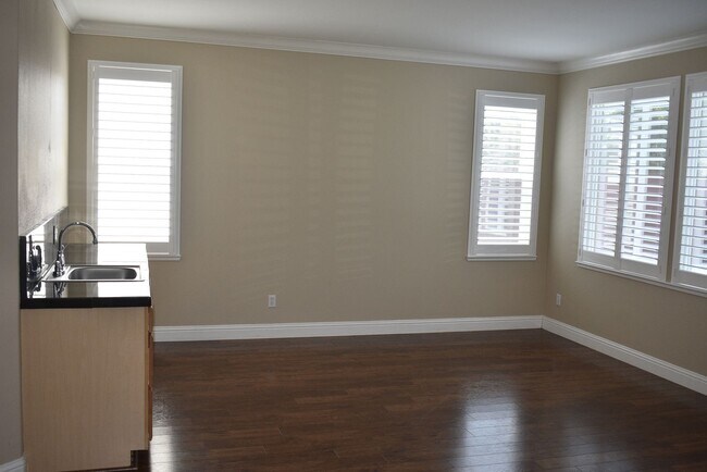 Foto del edificio - 2550 Hawk Crest Dr