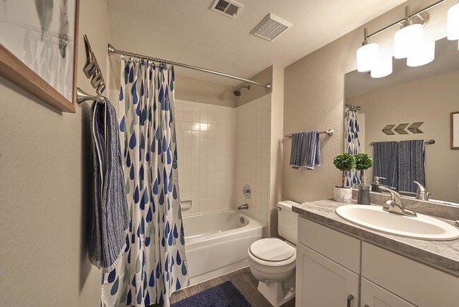 Sloan�s Lake Apartments Apartments Lakewood, CO