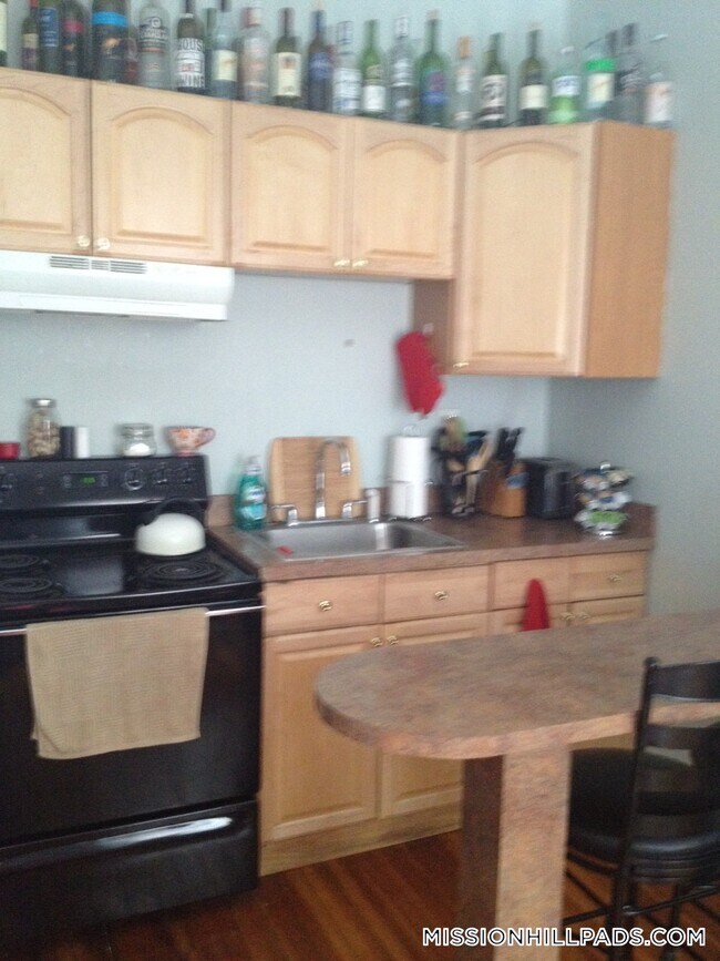 Foto del edificio - 883 Huntington Ave