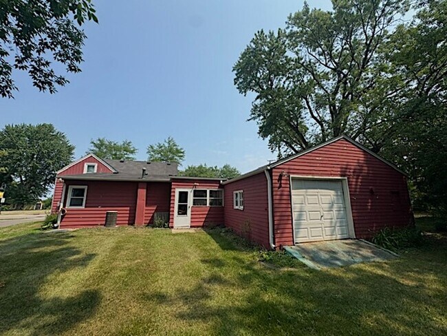 Building Photo - CHARMING 2BD 1BA HOME IN HAMEL
