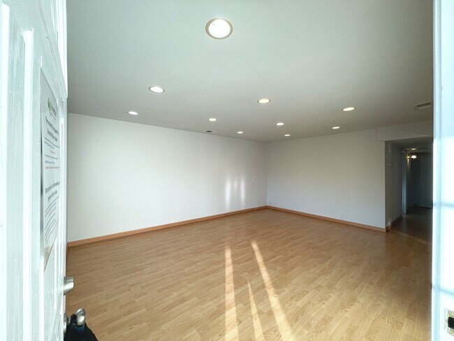 Foto del edificio - Charming 3-Bedroom Single-Family Home in Prime Cupertino Location