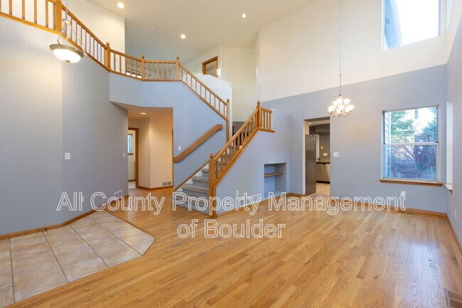 Building Photo - 190 Mercator Ave