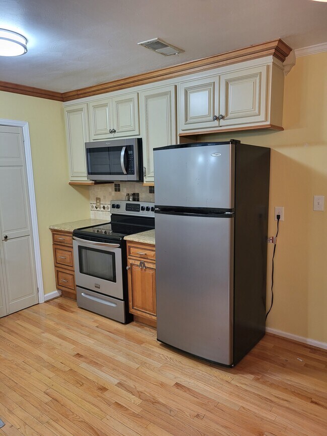 Foto del edificio - 518 Hillview Dr