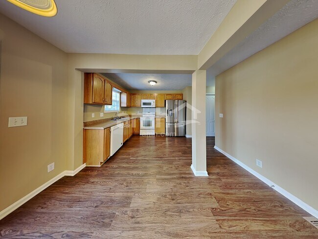 Foto del edificio - 2740 N Whitfield Rd