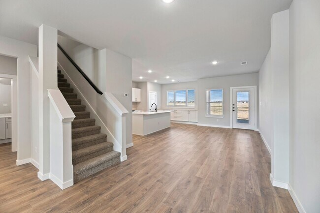 Foto del edificio - AVAILABLE NOW! NEW LUXURIOUS TRIPLEX LOCATED ON 1-ACRE LOT IN MIDLOTHIAN, TX!