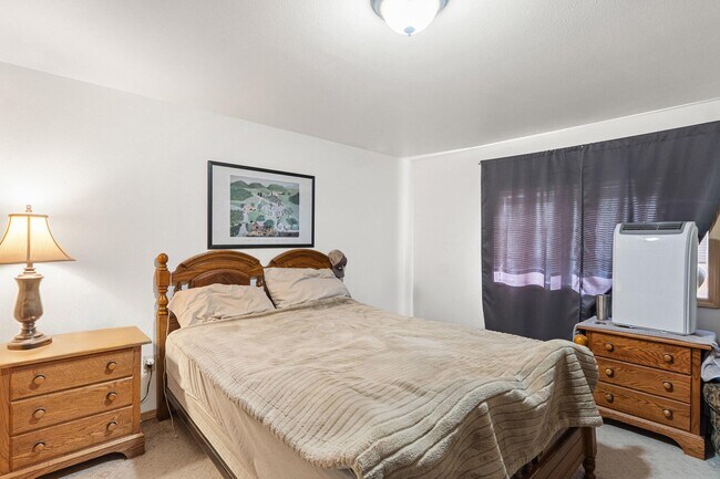 Foto del edificio - 1005 N 3rd St E