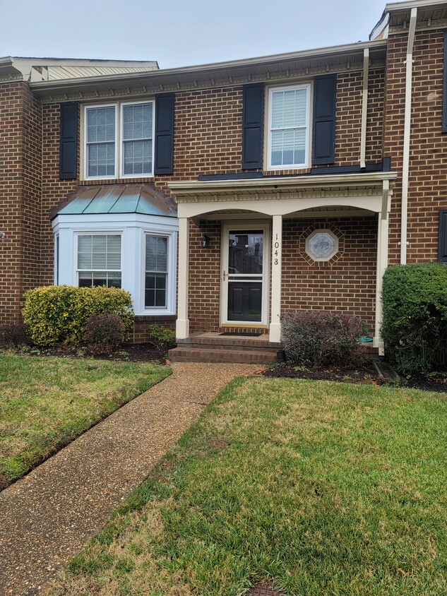 Primary Photo - 1048 Colonial Meadows Way