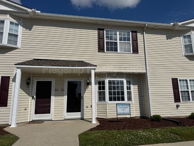 Photo - 2148 Flagstone Ct House