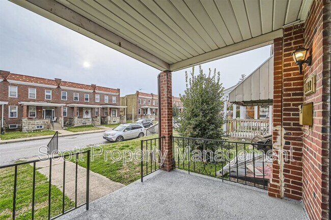 Foto del edificio - 3042 Mayfield Avenue