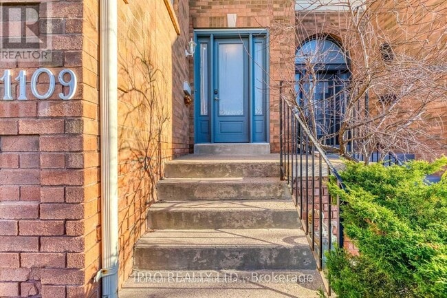 Building Photo - 1109 Lindsay Dr