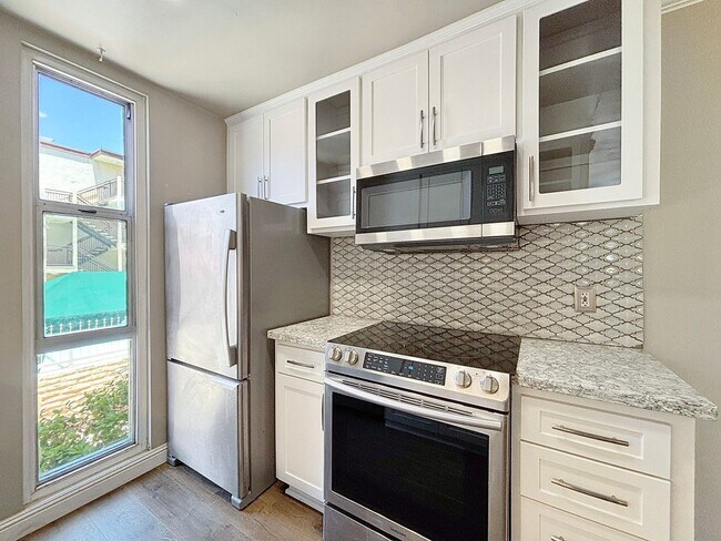 Foto del edificio - Beautiful 1B/1BA Upgraded Condo In La Joll...