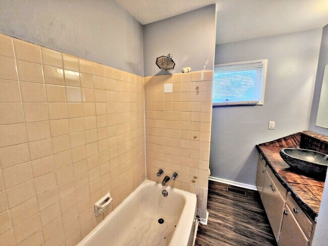 Building Photo - HOUSE FOR RENT - DECATUR