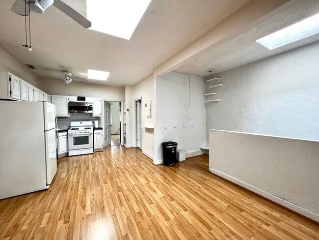 Photo - Great 2 bed, 2 bath near Lechmere House