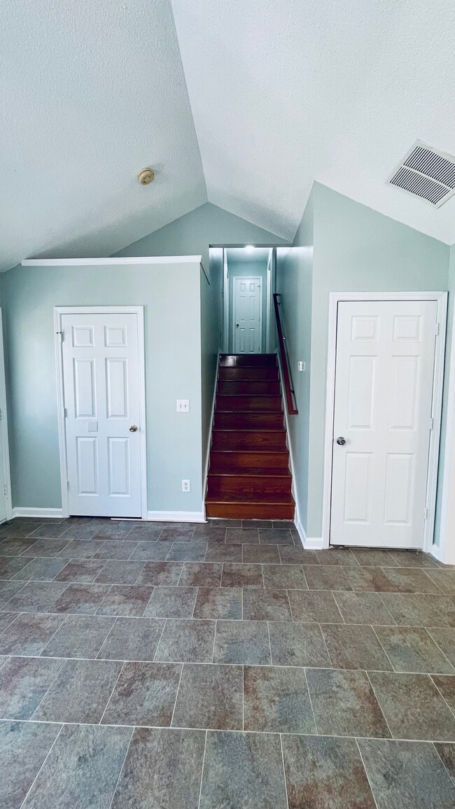 Building Photo - 742 Shoal Cir