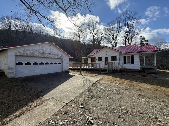 Building Photo - 130 Bobby Rash Rd