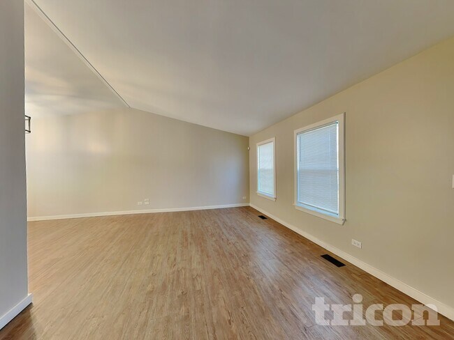 Foto del edificio - 3162 Boothbay Ln