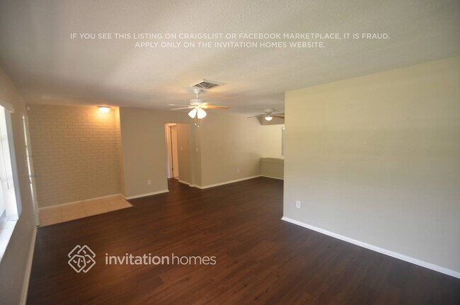 Building Photo - 2642 Oakbrook Dr