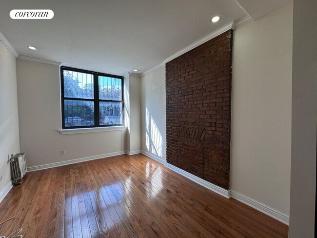 Foto del edificio - 1677 8th Ave