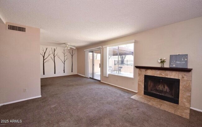 Foto del edificio - 1642 N El Camino