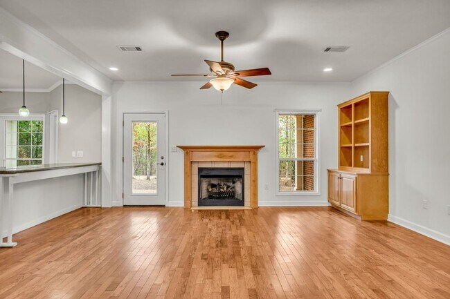 Foto del edificio - Renovated 4 bedroom 2 Bath Home for Rent!