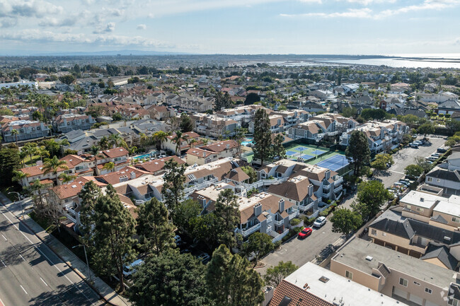 4682 Warner Ave - Pointe Surfside