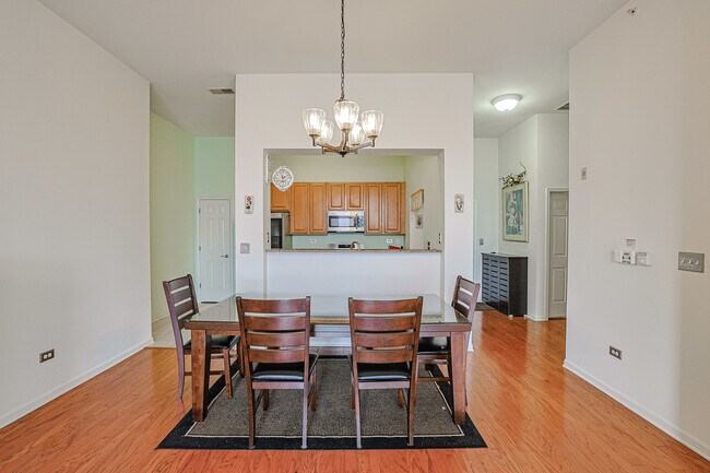 Foto del edificio - 1739 Tudor Ln