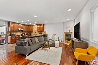Building Photo - 1146 Hacienda Pl