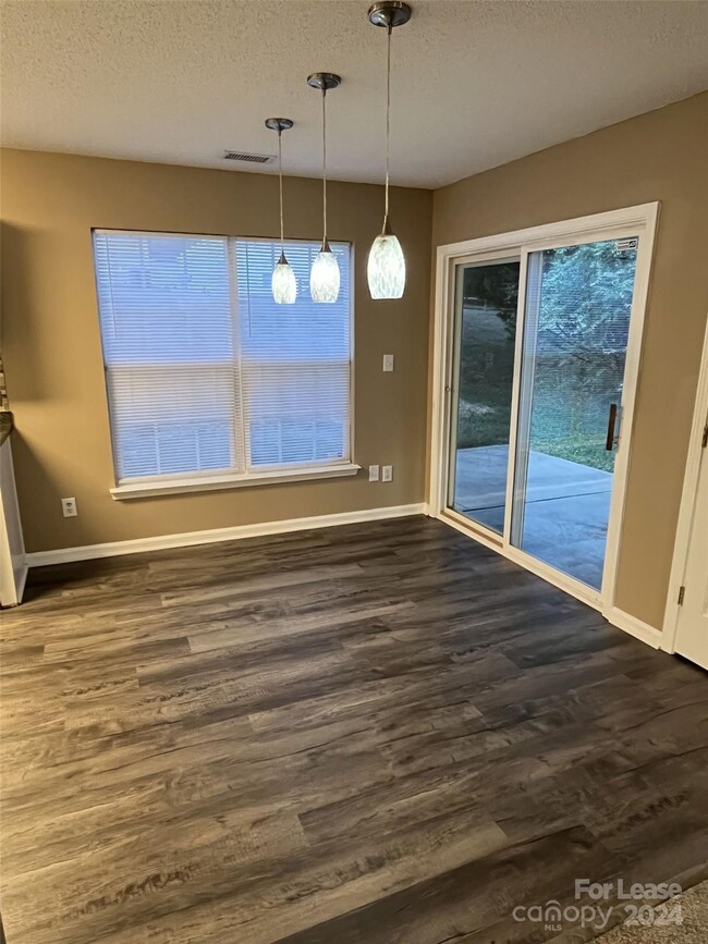 Building Photo - 5292 Moonlight Trail SW