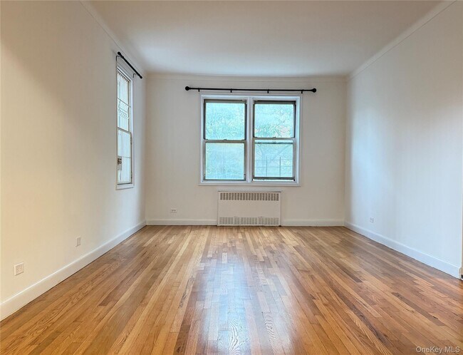 Foto del edificio - 63-60 102nd St
