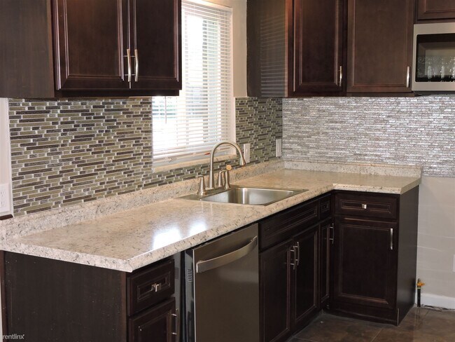 Foto del edificio - 4 br, 2.5 bath House - 19300 Marlowe St
