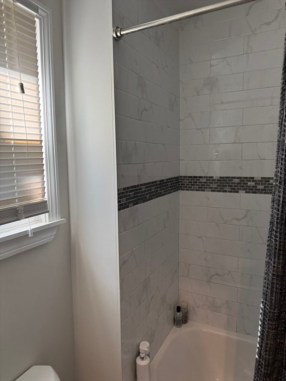 Building Photo - 532 E 5th St