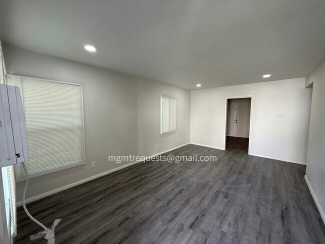 Foto del edificio - 4228 Tenth St, Unit 4228