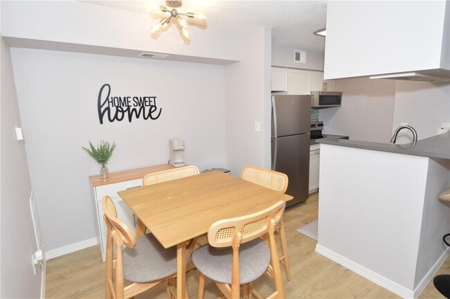 Foto del edificio - 8653 Fancy Finch Dr