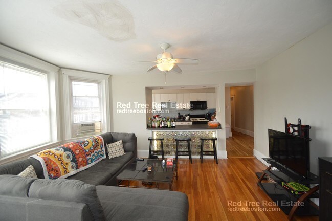 Foto del edificio - 83 Glenville Ave