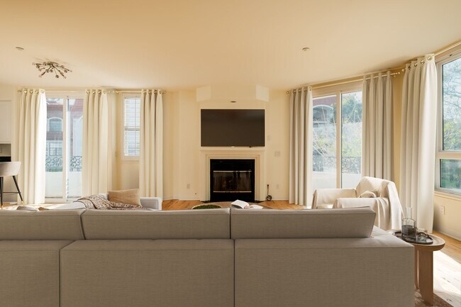 Foto del edificio - 2030 S Bentley Ave