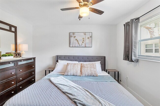 Foto del edificio - 3230 NE 13th St