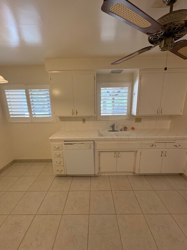 Building Photo - 30862 Cole Grade Rd