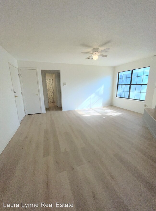 Building Photo - 1 br, 1 bath House - 8133 Holmes Rd Unit 203