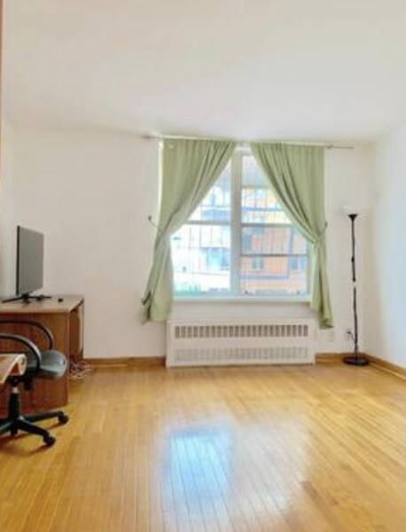 Primary Photo - 2835 W 16th St