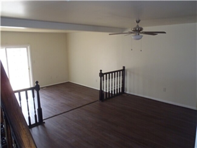 Building Photo - 424 Shai Cir