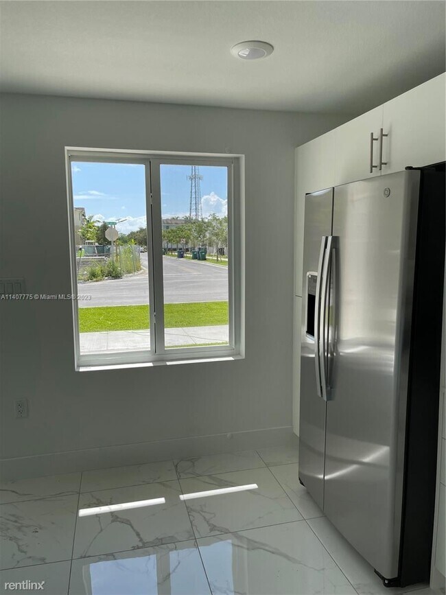 Foto del edificio - 4 br, 3.5 bath Townhome - 25850 SW 144th A...
