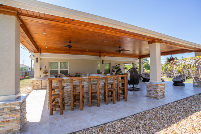 Foto del edificio - 4611 SW Albacore St