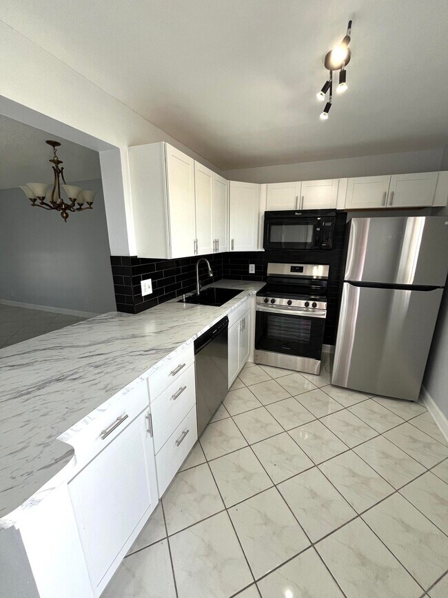 Foto del edificio - 2520 NE 1st Ct