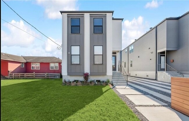 Building Photo - 1362 Harrison Ave