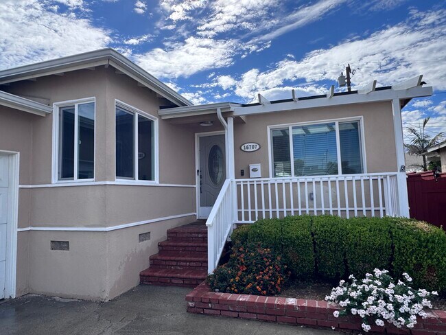 Building Photo - 16707 Falda Ave