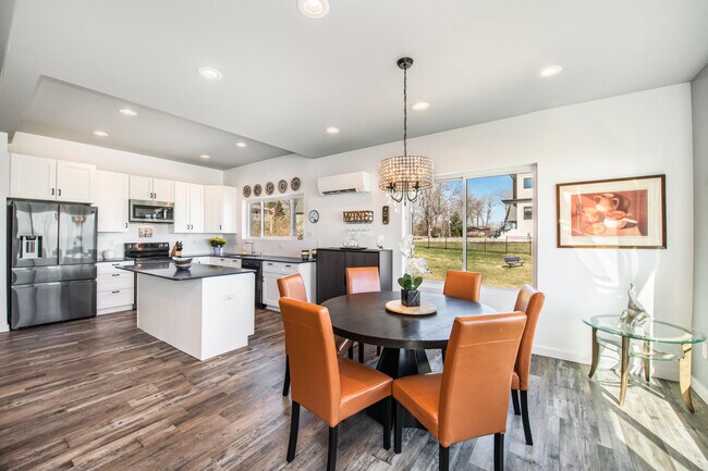Foto del edificio - 8609 Lakeshore Dr