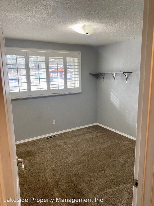 3 br, 1.5 bath House 2413 Western Street House for Rent in Klamath